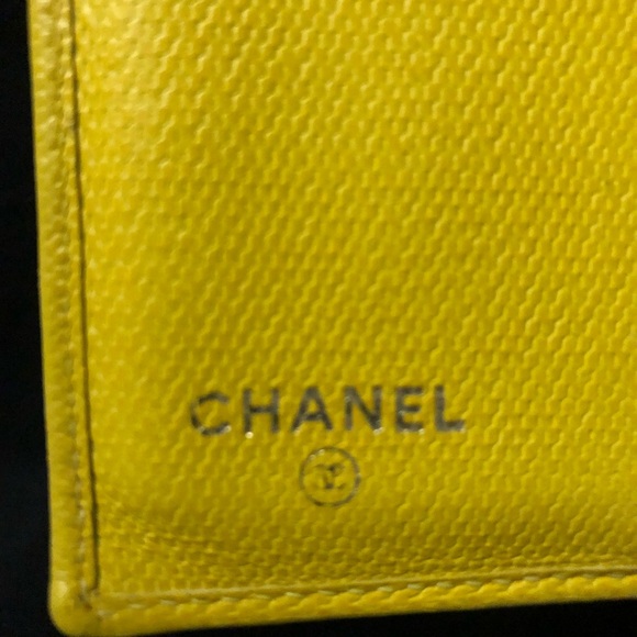 RARE!! Authentic Coco Chanel Bi-fold Leather wallet Deep yellow w Gold Logo - Picture 8 of 13